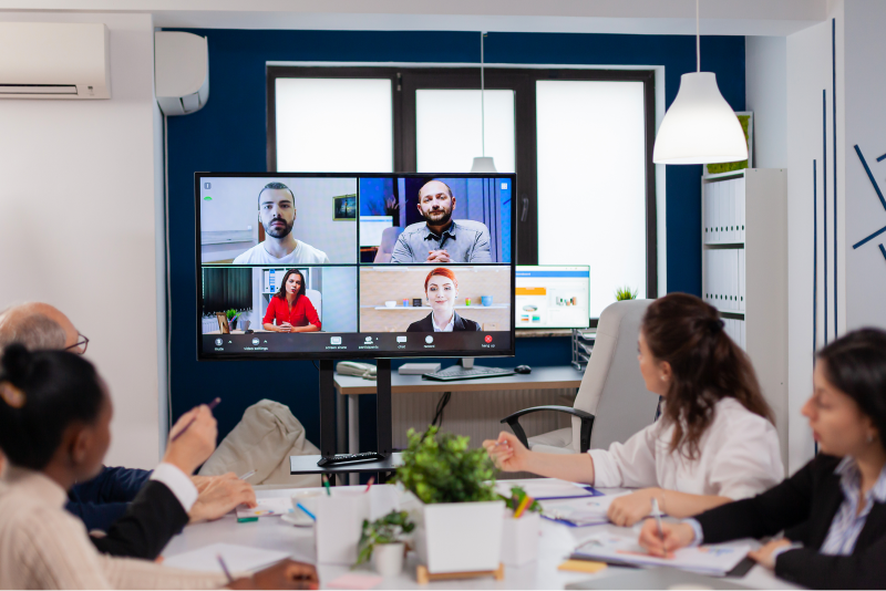 How Video Chats Enhance Collaboration in the Workplace