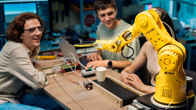 Why Engineers Still Rely on Smart Tools in the Age of AI and Automation
